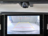 リヤゲートに装備された、バックカメラです!後方をしっかりと映し出しますので、車庫入れが苦手な方にも安心!もしもの時からもドライバーを守ります!