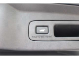 パワーテールゲート装備!荷物を持っていてもスイッチ一つでテールゲートの開閉が可能です!パワーテールゲートは運転席からも操作することが可能です!
