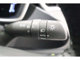 ライトスイッチです。「AUTO」にすると外の明るさに応じてスモールライト・ヘッドライトが自動でON・OFFします。夕暮れ時や屋内駐車場、トンネルなどに便利です。フォグランプもON・OFFできます。