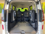 後席を格納すると、これだけの広さが!シーンに合わせたシートアレンジで、大きな荷物も積むことが出来ます♪