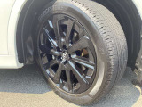 純正20インチアルミホイールでスタイルバッチリ!235/50R20タイヤです