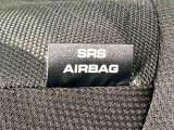 車両側方からの衝撃を緩和するSRSサイドエアバッグ(運転席/助手席)に加えて,SRSカーテンシールドエアバックも標準装備