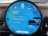 MINIのメーターパネルは円をコンセプトにデザインされております。おしゃれで愛嬌のあるMINI独自のデザインに惹かれる方は数多くいらっしゃいます。