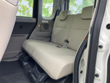 運転席周りの操作系は、シンプルでわかりやすい設計。直感的な操作で、快適なドライブをお楽しみいただけます。