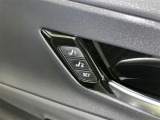 シートメモリー機能装備付きです。シートの位置をそれぞれ記憶しておく事ができるので、ご家族や、複数の方で車を乗られるオーナー様には、便利な機能です。