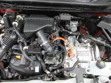 ё-POWERはエンジンを発電専用にしてエンジンの作動時間を短縮。さらにごくわずかな減速でも回生エネルギーがとれるよう設定してあらゆる走りのシ-ンで優れた燃費性能を発揮します。