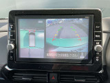 【インテリジェントアラウンドビューモニター】駐車中のクルマを空から見下ろしているかのような映像で表示し、駐車をアシストします!