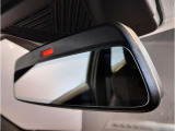 ☆BMWのルームミラーには自動防眩機能が備わっております。後続車のヘッドライトの明るさで幻惑されるのを防止☆