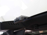 【ボルボ・ドライブレコーダー 駐車監視機能付】フロントカメラ4K、リアカメラQHDの高画質にCMOSイメージセンサーを適用し、前方/後方において昼夜間の映像を鮮明に録画することができます。