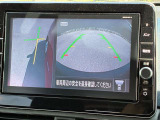 停車時にはサイドブラインドモニターに切り替えて、左前方の状況もすぐに確認できます