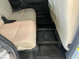 品質へのこだわり!フロアマットやシートなど車内をキレイに清掃し、ニオイや汚れなどを徹底的にクリーニングしてもらっております。室内はピカピカです☆