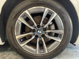 BMWならではの卓越した走りを支えるホイールと足回りです!日本車の走りに慣れている方にもぜひ体感して頂きたいほど、高いレベルでまとまっています!