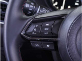 【ステアリングスイッチ】運転中、前方から目線をそらすことなく、オーディオ等の操作が可能な便利機能。安心&快適ドライブにはマストな装備。