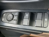 パワーウインドウスイッチです。運転席はオート機能付きです。