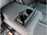 Audi正規ディーラーが高品質をお約束。高度な訓練・教育を受けたAudi専任メカニックが、100項目にもおよぶ精密な点検を実施いたします。すべてをクリアしたAudi車だけが、あなたのお手元に届けられるのです。
