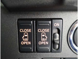 両側電動スライドドアをボタンで開閉可能です!!