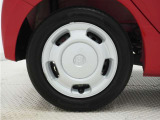 ◆純正ホイール装着車◆シンプルなデザインのホイールキャップ付きです。