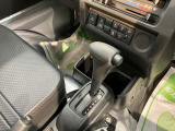 快適にお乗りいただくために、外装を美しく仕上げるだけではなく、内装も細部にいたるまで徹底した清掃・洗浄を実施しております。