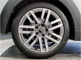 軽量化の結果、ハンドルが切りやすくなったり、加速性能が良くなったりと大きなメリットがあり、スポーツ走行を求める人から人気があります。