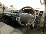 見通しのよいすっきりとした視界で、誰でも運転しやすいです。運転のしやすさは疲れにくさにも繋がりますよ♪