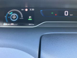 メーター内のディスプレイには運転をサポートするさまざまな情報を表示。