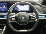 BMWのお車は、走行の安定性とコーナリングの良さを追求し、思い通りにハンドルの操作可能です。試乗車もご用意しておりますので、ぜひ&ldquo;駆け抜ける歓びをご体感ください!