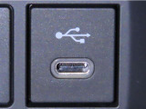 USB端子を装備しております。
