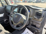軽自動車の後部座席も足元スペース広々としていてシートの座り心地も良く快適にくつろげます♪