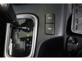 パワフルな走行が楽しめる「PWR」、燃費をより向上させる「ECO」、気分や走行状況に合わせて動力の切替えが出来ます。
