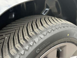 当店では、全国のオークション会場より厳選して仕入れをしております。内外装にも目立つような傷凹みは少ない車両がメインとなります。