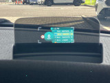 人気のヘッドアップディスプレイ!現在の車速、ナビゲーション・システムによるルート案内の矢印表示、チェック・コントロール、前車接近警告など、さまざまな情報をドライバーの視界内に直接表示いたします!