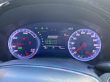 視認性の高いメーターデザインで、車の状態をひと目で確認できます。運転に必要な情報を効率的に把握しましょう。