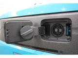 CHAdeMO 50kW対応。約30分で満充電が可能で、おでかけ先でも短時間で充電ができて安心です。