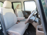 運転席の高さを変更できるので、体格に合わせた位置で運転できます!