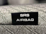 車両側方からの衝撃を緩和するSRSサイドエアバッグ(運転席/助手席)に加えて,SRSカーテンシールドエアバックも標準装備