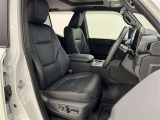 運転席はパワーシートになっていてドライバーにあわせた微調整が可能!