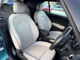 座り心地も言うこと無し。運転席に座った時のファーストインプレッションは「高級感」、遊び心もありながら、高級感も溢れるミニ。