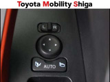 駐車時に便利なスマ-トキ-連動オ-ト格納式ドアミラーを装備しています。施錠すると自動的にドアミラーを格納する便利な機能です!