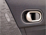 当社BMW認定中古車は全車保証付きでございます。また保証料金や整備費用はお見積書内の諸費用・税金に追加計上する事はございません。認定中古車保証付きのお支払総額でお見積りご依頼の上、他店とお比べください