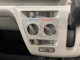軽の看板が目印です!届出済 未使用車をお探しの方はこちらの看板を目印にお越しください。※似たような看板のお店がございますのでお間違えのないようご注意ください。