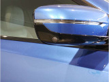 【BMWミラー】視認性の高いスタイリッシュなミラー。自動防眩機能も付いており夜間のドライビングをサポートします。