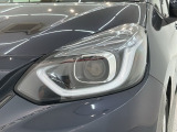 LEDヘッドライトは、点灯の瞬間から最大光量を発揮し、突然暗くなるトンネルなどでの安定感を高めます。