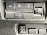 運転席側から両側スライドドアの開閉ができます