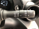 ライトスイッチです。「AUTO」にすると外の明るさに応じてスモールライト・ヘッドライトが自動でON・OFFします。夕暮れ時や屋内駐車場、トンネルなどに便利です。フォグランプもON・OFFできます。