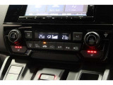 運転席と助手席の温度設定の変更が可能な左右独立タイプのデュアルエアコンです♪♪♪暑がりな人・寒がりな人も誰もが車内を快適にお過ごしいただけます♪♪♪