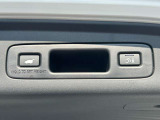 ハンズフリーアクセスパワーテールゲート。荷物を置いてクルマから離れると自動で閉扉する「予約クローズ機能」が付いています。