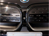 ☆BMWの代名詞とも言える【キドニーグリル】一目見ただけでBMW車であると認識できる確固たるアイコンとして存在感を放ちます☆