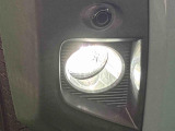 LEDフォグランプ標準装備 LEDの明るい光が霧の発生や悪天候時に視界確保をサポートします!