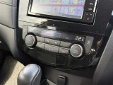 左右独立温度コントロールフルオートエアコンです。運転席、助手席それぞれで独立して温度設定ができます。冷え性の方が乗っても安心ですね♪