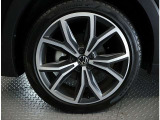 純正ホイール&タイヤ【モデルグレードにマッチしたデザインのホイールです。ホイールやホイールカバーには経年によるキズ等ある場合がございます。タイヤは車検合格基準にて現状お渡しとなります】